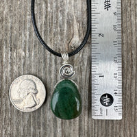Fuchsite for Knowledge, New Patterns and Releasing Martyrdom. Swirl to Signify Consciousness.