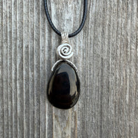 Jet Necklace to Awaken Kundalini Energies