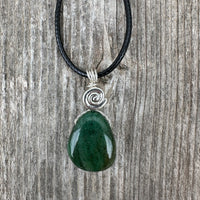 Fuchsite for Knowledge, New Patterns and Releasing Martyrdom. Swirl to Signify Consciousness.