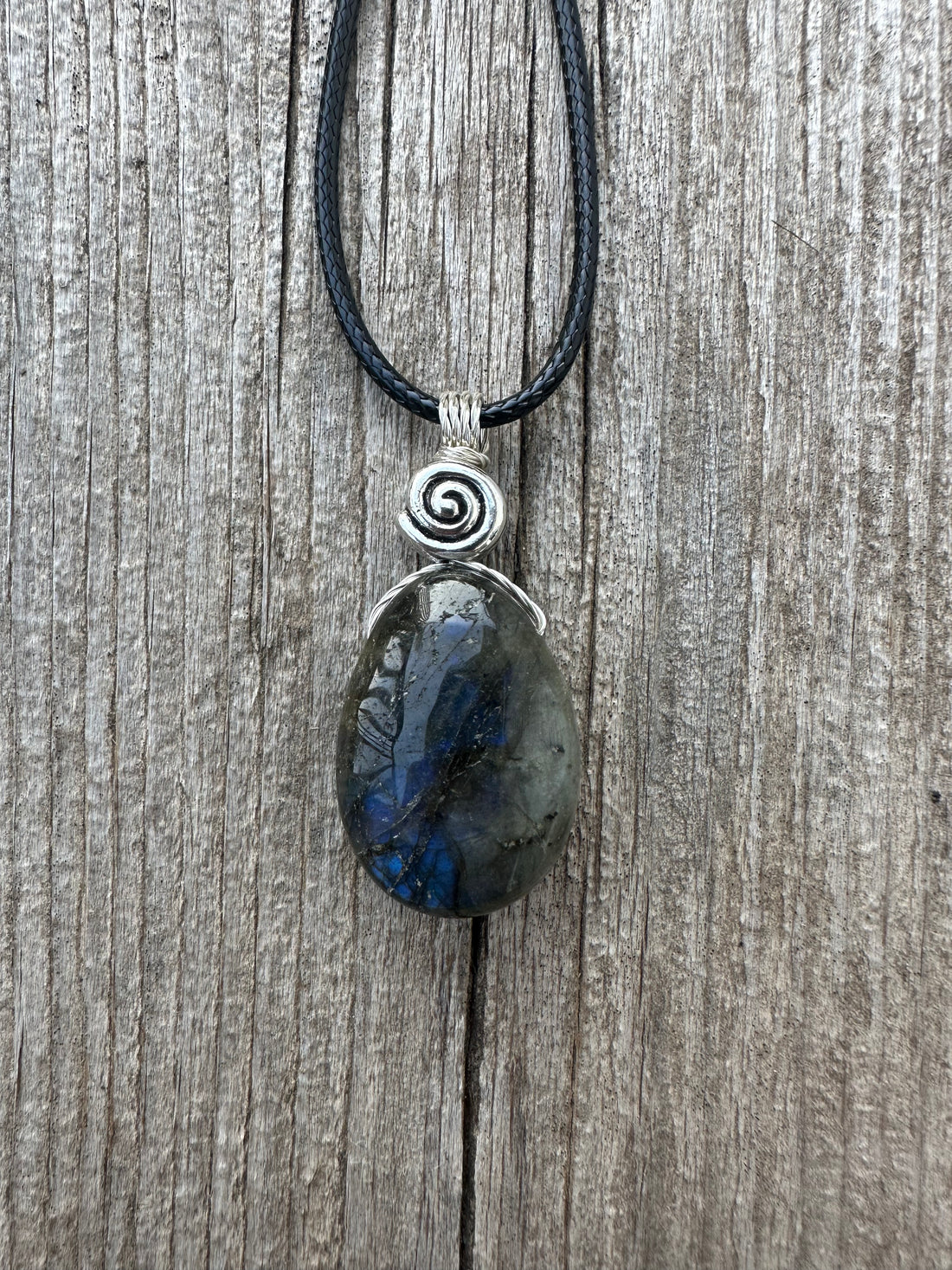 Labradorite Pendant for Transformation, Protection and Consciousness