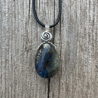 Labradorite Pendant for Transformation, Protection and Consciousness