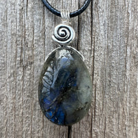 Labradorite Pendant for Transformation, Protection and Consciousness