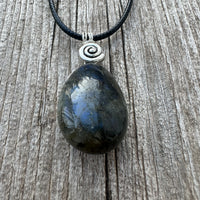 Labradorite Pendant for Transformation, Protection and Consciousness