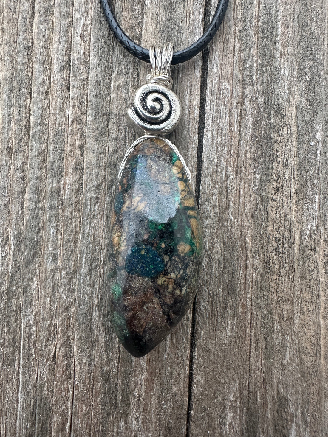 Azurite with Malachite for Higher Consciousness, Grounding and Amplifying Energy. Swirl to Signify Consciousness.