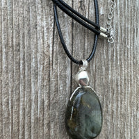 Labradorite Pendant for Transformation, Protection and Consciousness