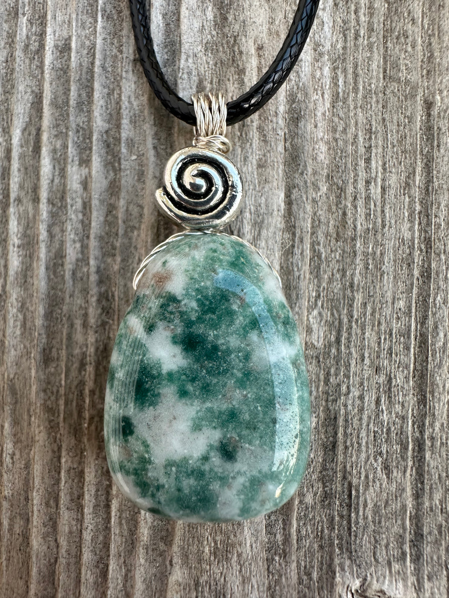 Tree Agate for Grounding and Balance.