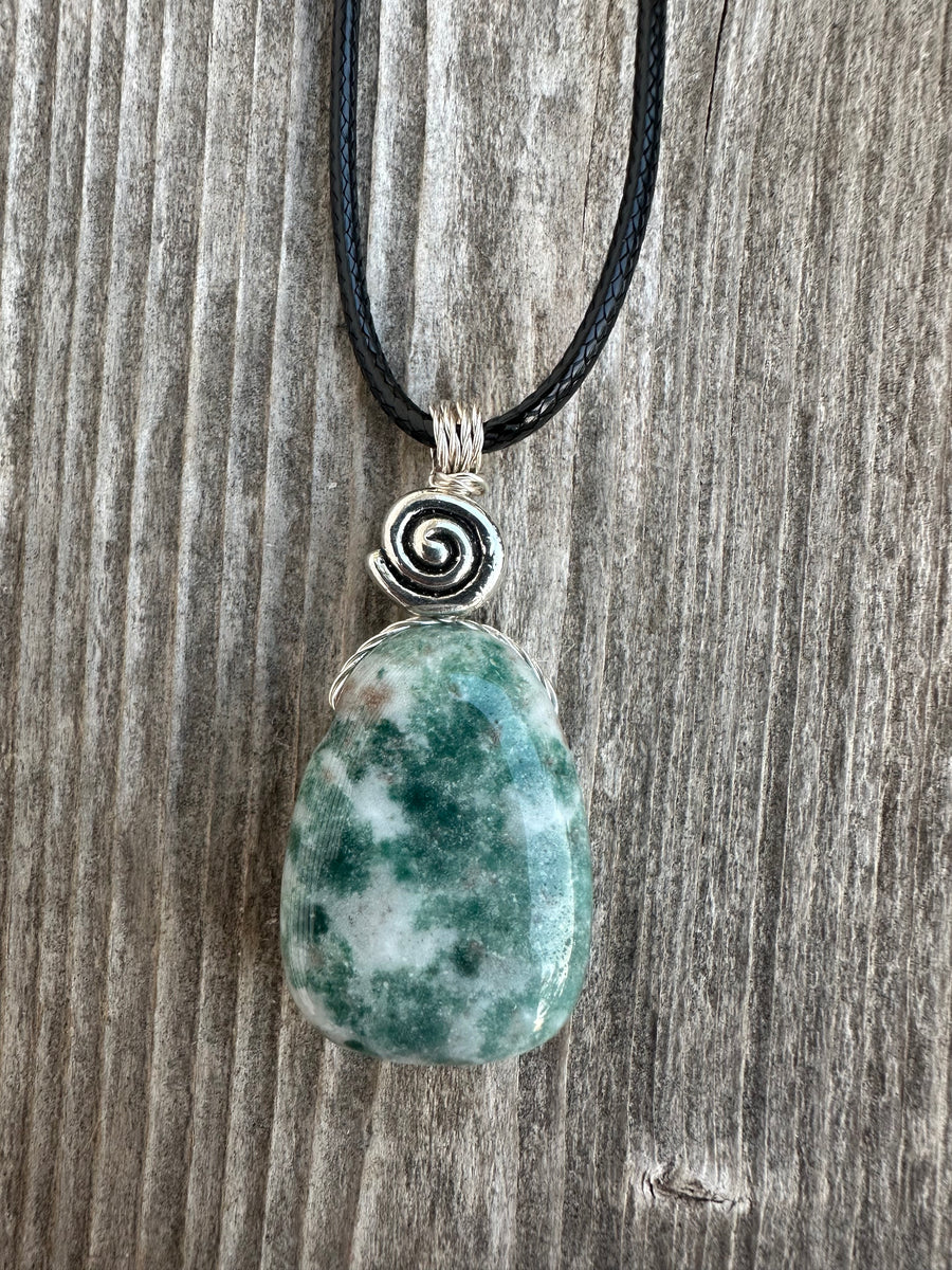 Tree Agate for Grounding and Balance.