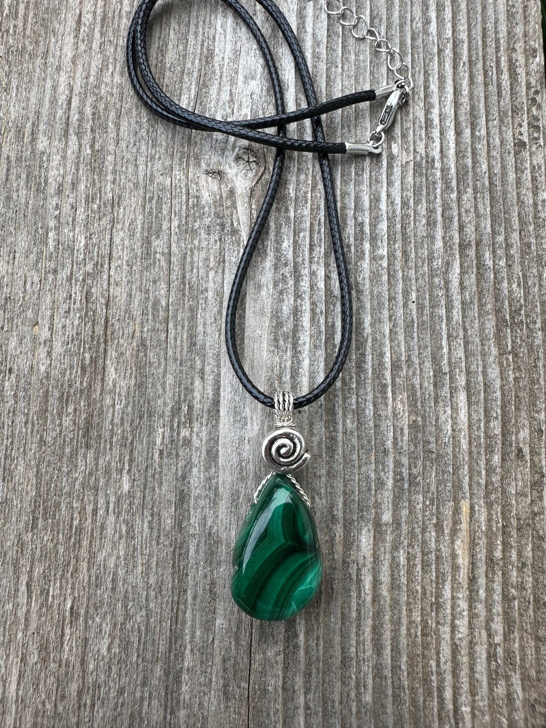 Malachite Necklace for Positivity, Psychic Growth and Amplifying Energy.