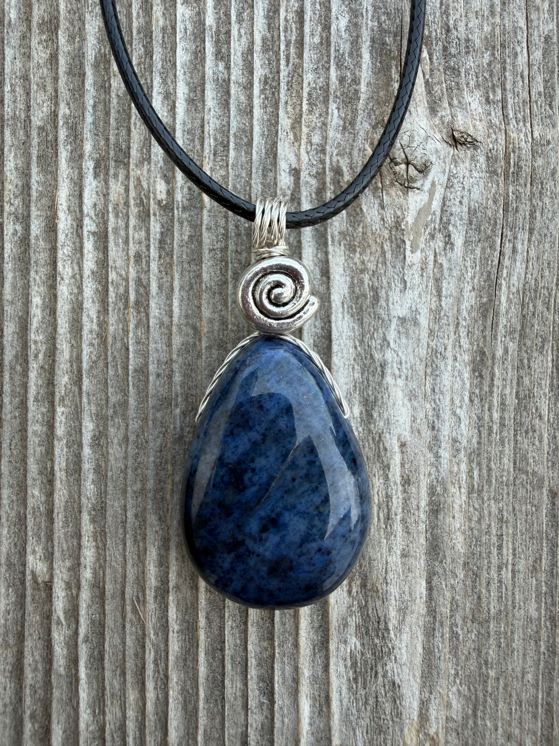 Dumortierite Pendant for Bringing Synchronization to Further Your Dreams.