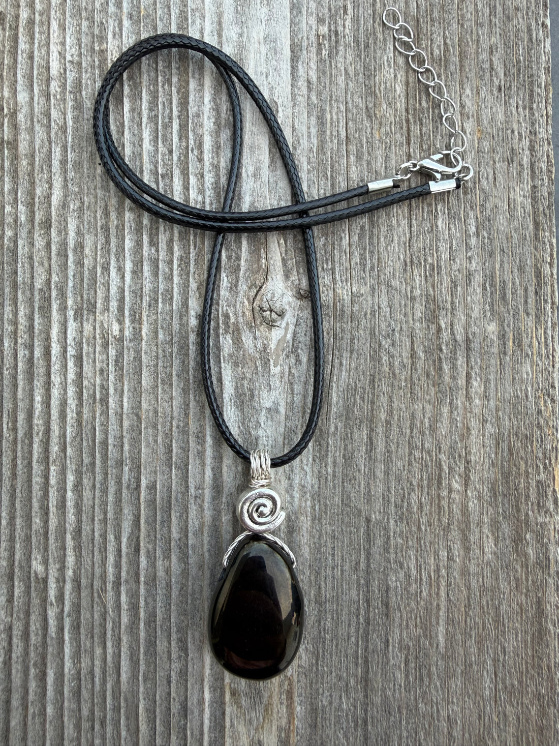 Jet Necklace to Awaken Kundalini Energies
