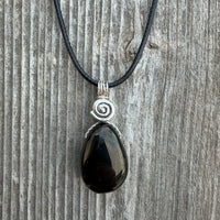 Jet Necklace to Awaken Kundalini Energies