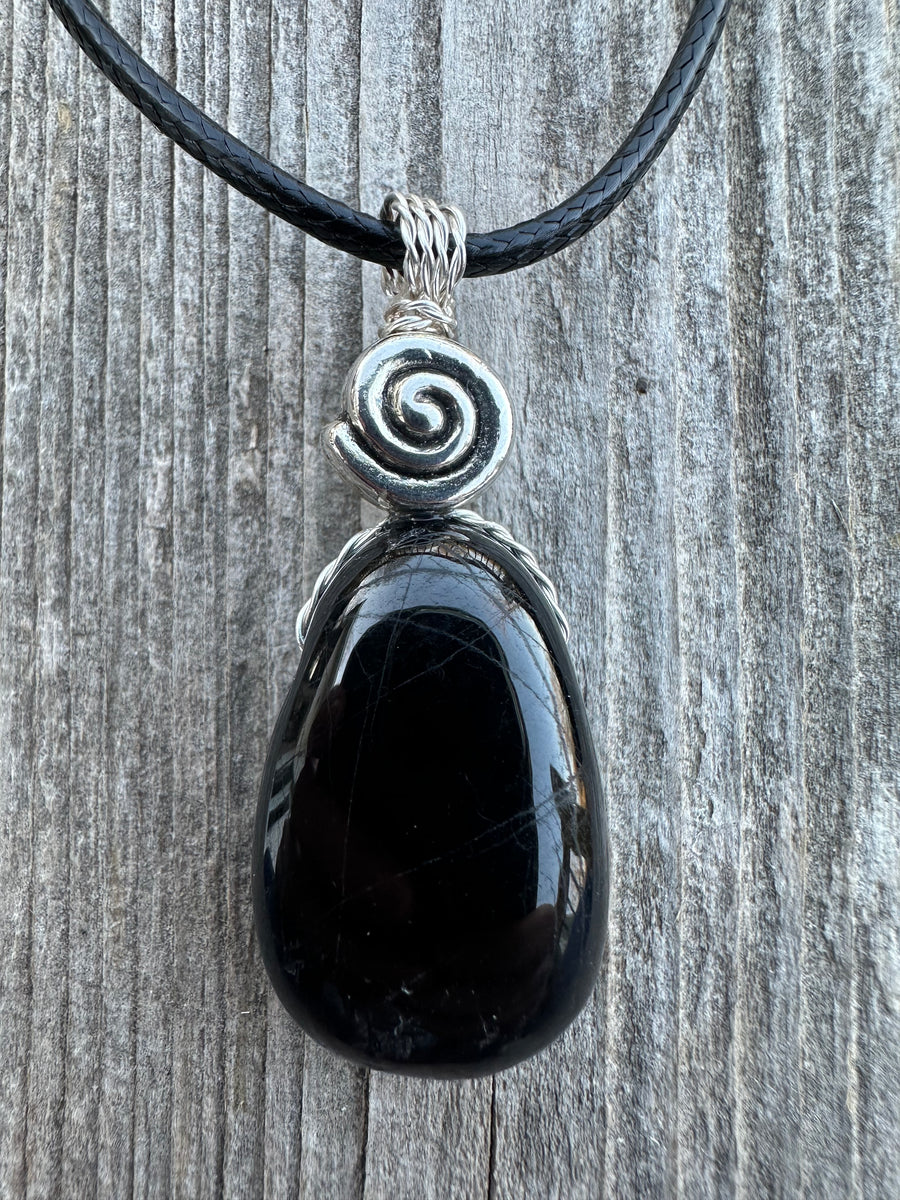 Hypersthene Pendant - Magical Stone to Develop Psychic Abilities