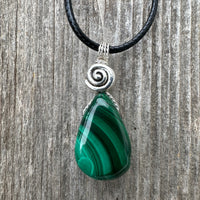 Malachite Necklace for Positivity, Psychic Growth and Amplifying Energy.