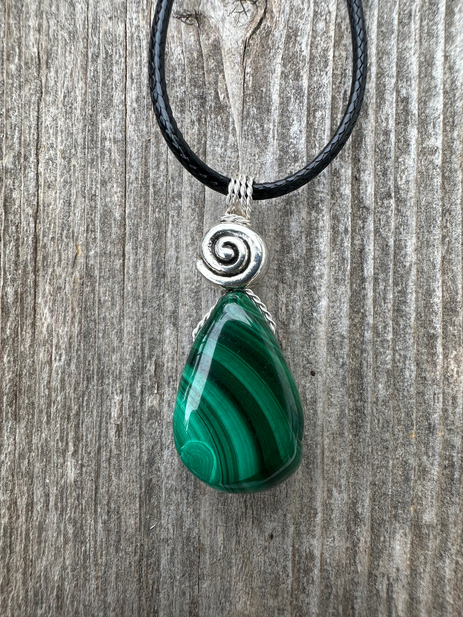 Malachite Necklace for Positivity, Psychic Growth and Amplifying Energy.