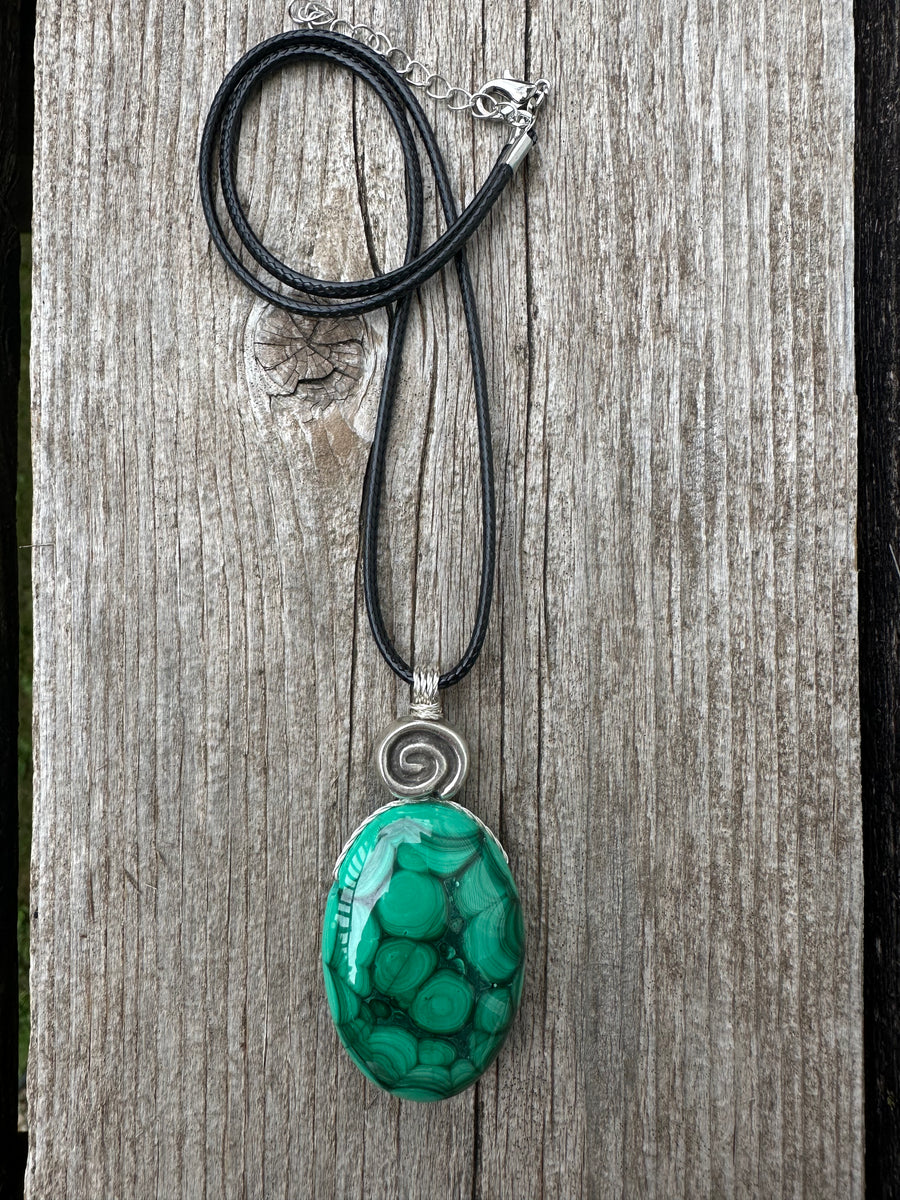 Malachite Necklace for Positivity, Psychic Growth and Amplifying Energy.