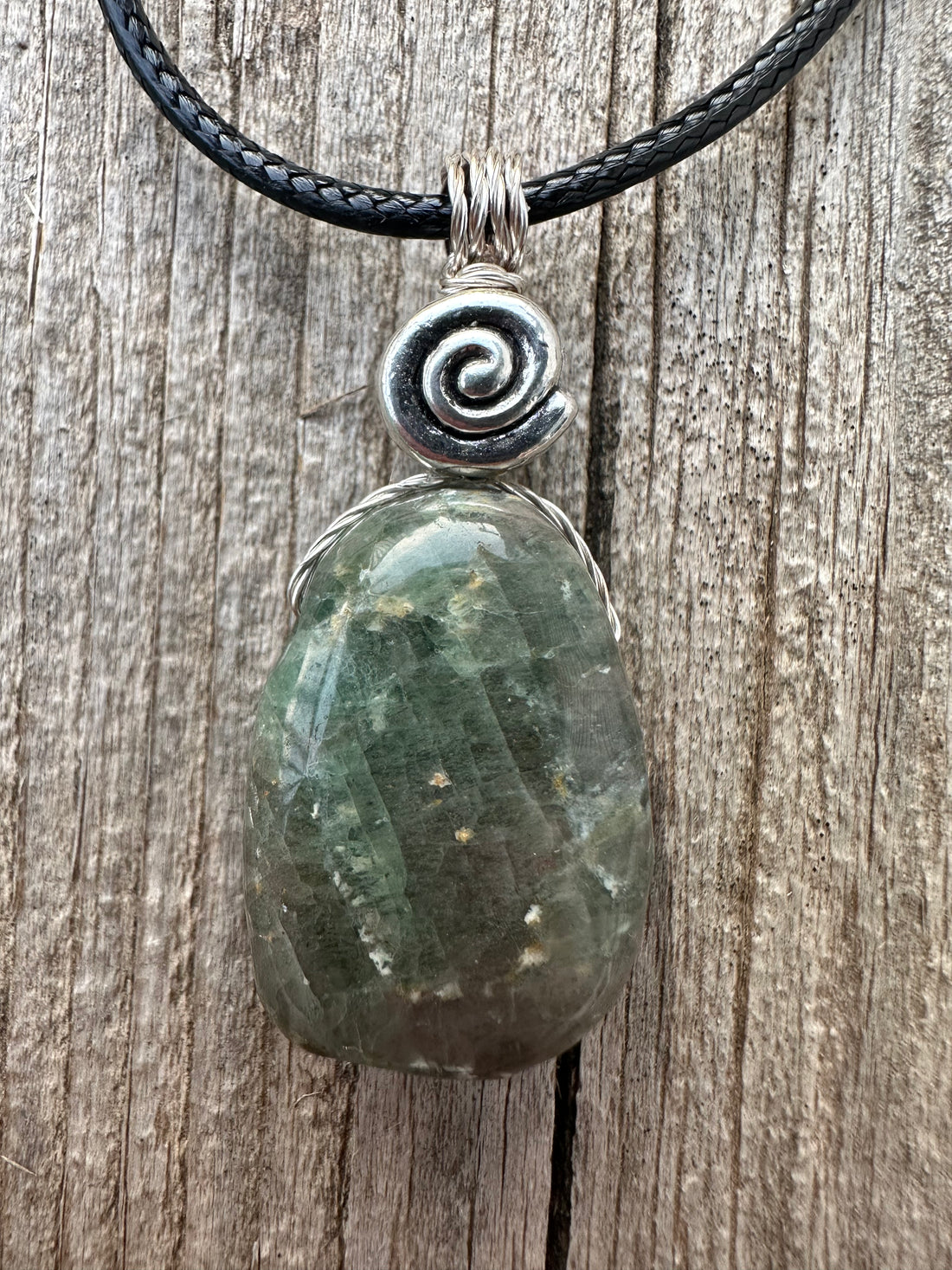 Diopside for Enlightenment and Connection to Gaia and Heart Chakra