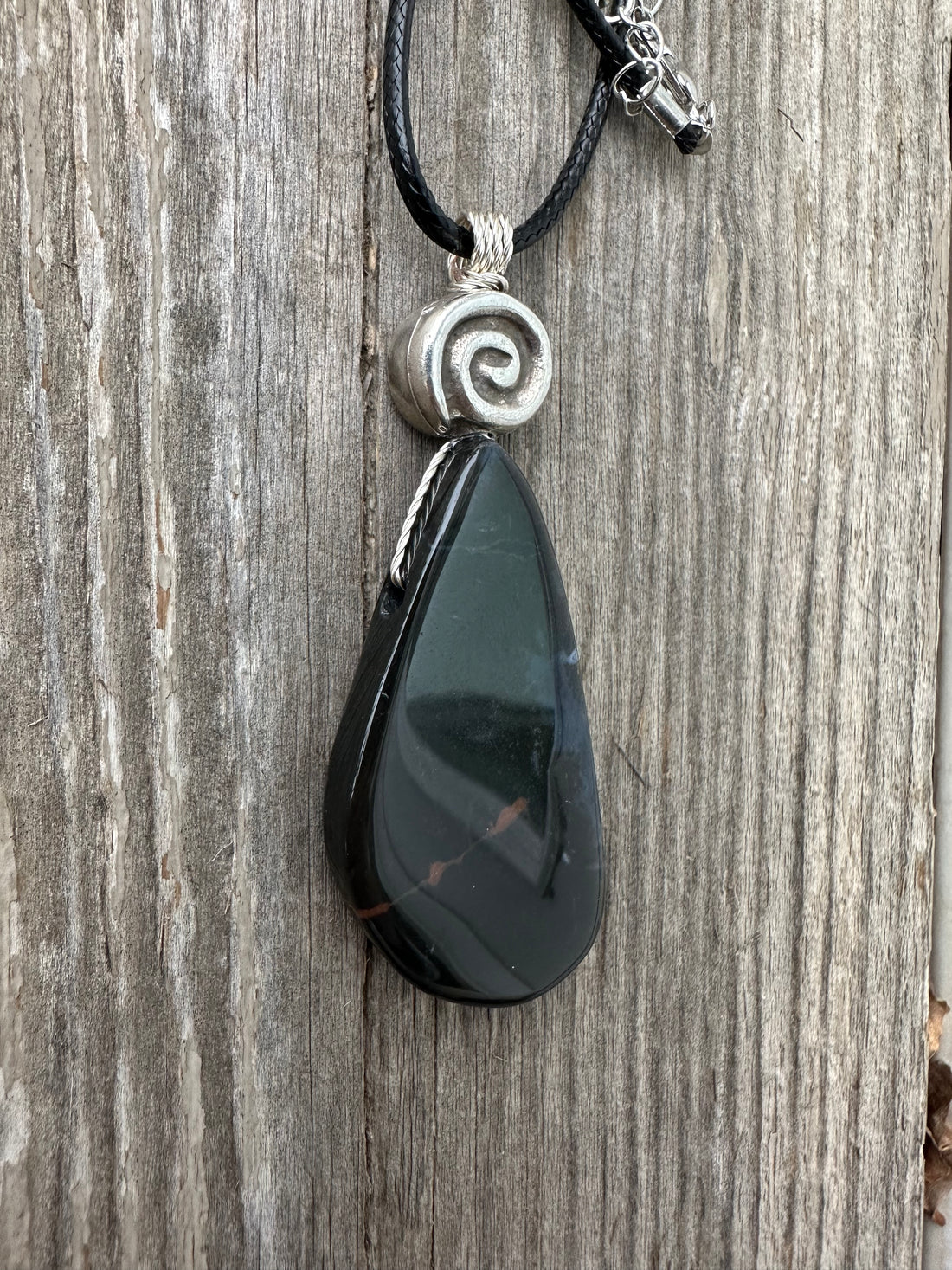 Sardonyx Necklace with 18 inch cable for Willpower, Vigor, and Stability. Swirl to Signify Consciousness.