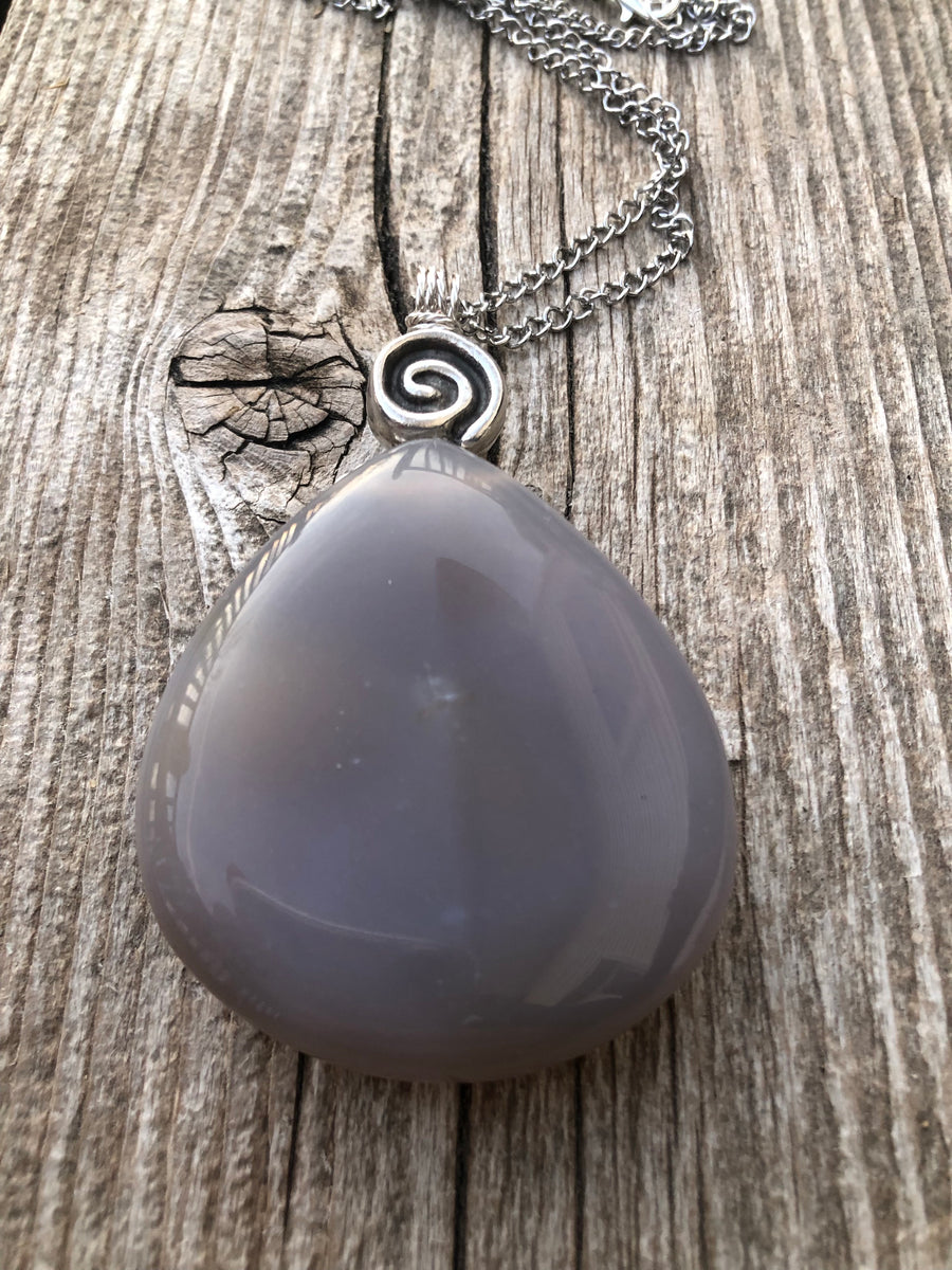 Druzy Agate Necklace for Grounding, Balance and Harmony. Swirl to Signify Consciousness. 20 inch Chain Included.