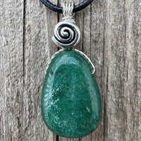 Fuchsite for Knowledge, New Patterns and Releasing Martyrdom. Swirl to Signify Consciousness.