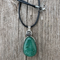 Fuchsite for Knowledge, New Patterns and Releasing Martyrdom. Swirl to Signify Consciousness.