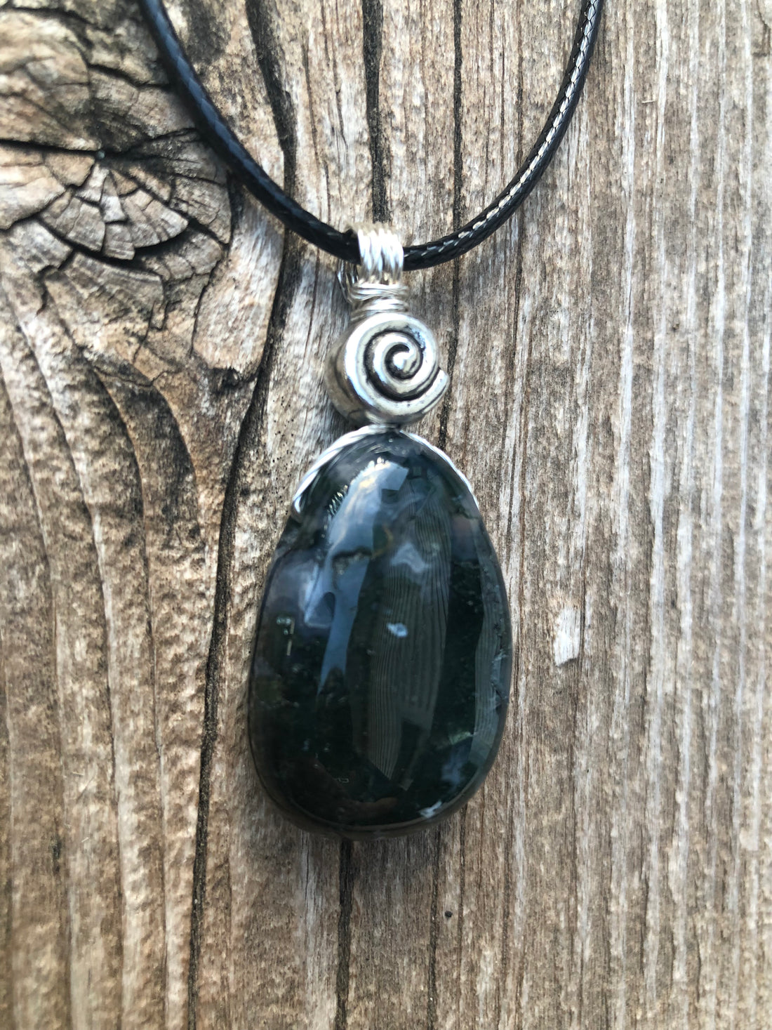 Moss Agate Pendant for Attracting Abundance and Bringing Appreciation. Swirl Signifies Consciousness