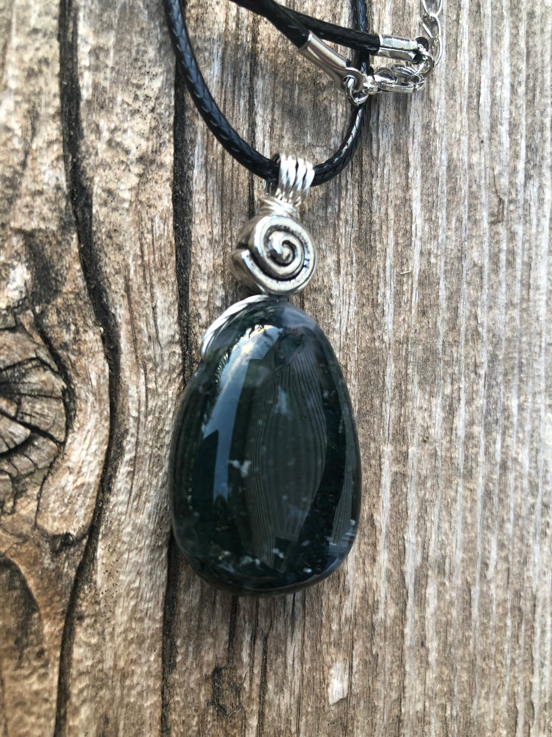 Moss Agate Pendant for Attracting Abundance and Bringing Appreciation. Swirl Signifies Consciousness