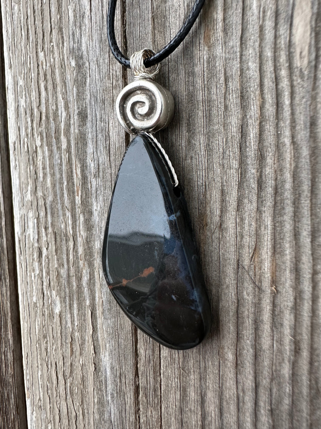 Sardonyx Necklace with 18 inch cable for Willpower, Vigor, and Stability. Swirl to Signify Consciousness.