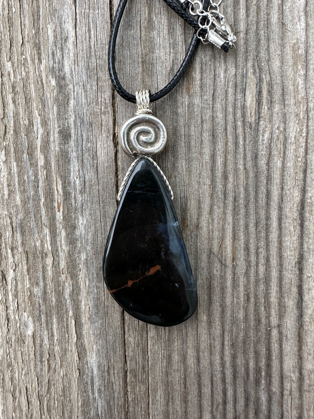 Sardonyx Necklace with 18 inch cable for Willpower, Vigor, and Stability. Swirl to Signify Consciousness.