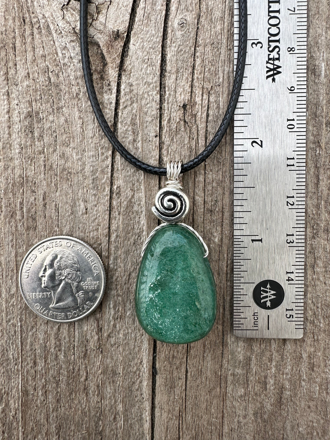 Fuchsite for Knowledge, New Patterns and Releasing Martyrdom. Swirl to Signify Consciousness.