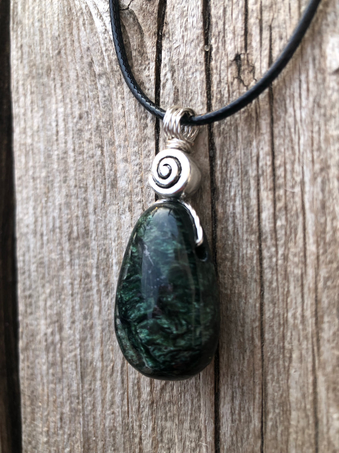 Seraphinite For Enlightenment and Opening Chakras. Swirl Signifies Consciousness