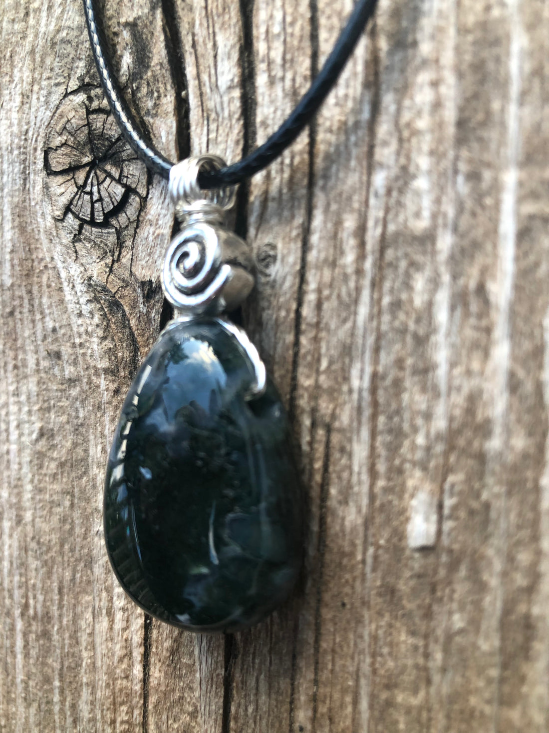 Moss Agate Pendant for Attracting Abundance and Bringing Appreciation. Swirl Signifies Consciousness