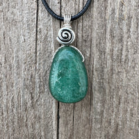 Fuchsite for Knowledge, New Patterns and Releasing Martyrdom. Swirl to Signify Consciousness.